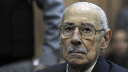 Jorge Videla lors de son proc&egrave;s &agrave; Buenos Aires, le 5 juillet 2012. (JUAN MABROMATA / AFP)