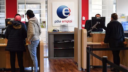 Une agence Pôle emploi à Montpellier (Hérault).
 (PASCAL GUYOT / AFP)