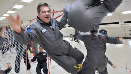 Quarante passagers ont fait leur bapt&ecirc;me d'apesanteur, le 15 mars 2013, &agrave; bord de l'Airbus A300 Z&eacute;ro-G. (MEHDI FEDOUACH / AFP)