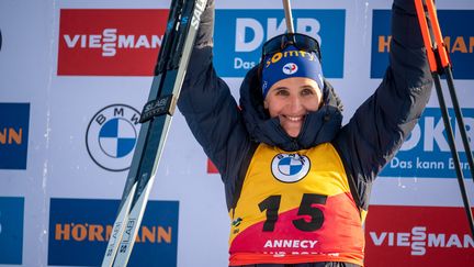 La biathlète française Julia Simon au Grand-Bornand, samedi 17 décembre. (FLORIAN FRISON / AFP)