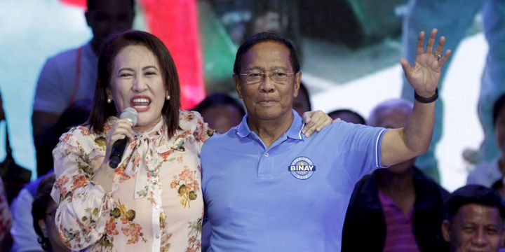 Février 2016 à Mandaluyong city (province de Manille): l'actrice Ai-Ai de las Alas chante en soutien à Jejomar Binay, actuel vice-président, candidat à la présidence des Philippines, lors des élections générales du mois de mai.  (Janis ALANO / REUTERS)