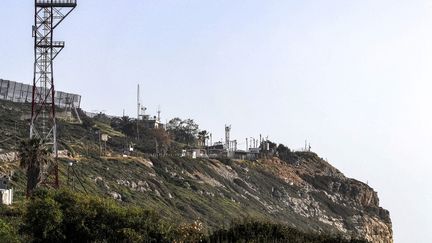 La frontière entre Israël et le Liban, à Naqura, le 6 avril 2023. (MAHMOUD ZAYYAT / AFP)