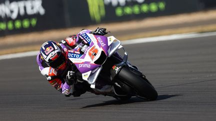 Johann Zarco (Ducati Pramac) lors des essais libres du Grand Prix de Grande-Bretagne, le 6 août 2022. (ADRIAN DENNIS / AFP)