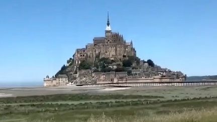 Le Mont-Saint-Michel accueille à nouveau les visiteurs. Photo prise le 18 mai 2020 (ALEXANDRE ABERGEL / FRANCEINFO / RADIO FRANCE)