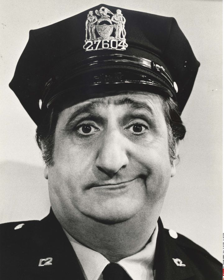 Al Molinaro en policier Murray dans "The Odd Couple" (1974).
 (AP/SIPA)