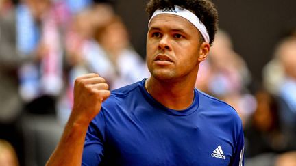 Jo-Wilfried Tsonga serrant le poing de la victoire contre Lajovic.