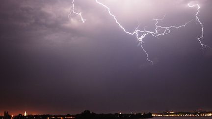 &nbsp; (L'alerte orange aux orages sur le Gard, l'Hérault, la Drôme et l'Ardèche est valable de jeudi 20h à samedi 7h © MaxPPP)