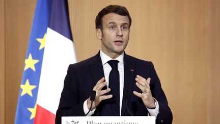 Emmanuel Macron donne un discours à l'université Paris-Saclay, le 21 janvier 2021. (YOAN VALAT / AFP)