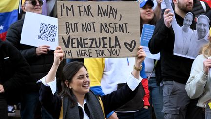 Manifestation à Melbourne en Australie, le 17 août, en soutien à l'opposition vénézuélienne qui revendique la victoire face à Nicolas Maduro. Illustration. (WILLIAM WEST / AFP)