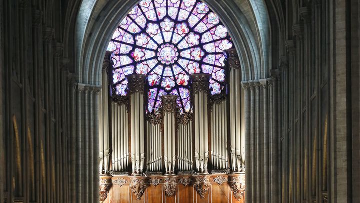 Le grand orgue de Notre-Dame avant l'incendie. (PATRICK KOVARIK / AFP)