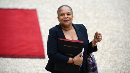 La ministre de la Justice, Christiane Taubira, le 7 mai 2013, &agrave; l'Elys&eacute;e, &agrave; Paris. (MARTIN BUREAU / AFP)