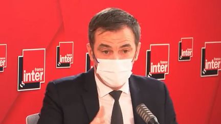 Oliver Véran était sur France Inter, le 18 décembre 2021. (FRANCE INTER / RADIO FRANCE)