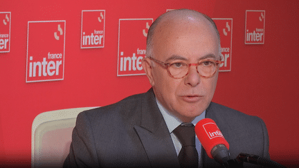 L'ancien Premier ministre, Bernard Cazeneuve, dénonce sur France Inter, la "mauvaise stratégie" du gouvernement. (FRANCE INTER)