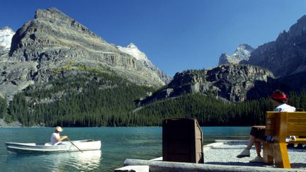 &nbsp; (Lac dans les Rocheuses au Canada © Maxppp)