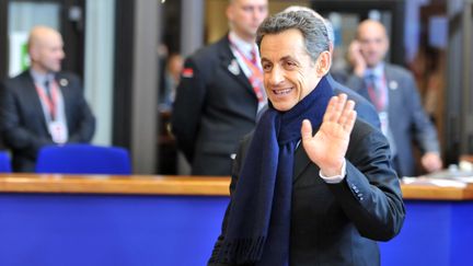 Le pr&eacute;sident fran&ccedil;ais Nicolas Sarkozy quitte le si&egrave;ge du Conseil europ&eacute;en &agrave; Bruxelles, le 9 d&eacute;cembre 2011 &agrave; l'aube.&nbsp; (GEORGES GOBET / AFP)