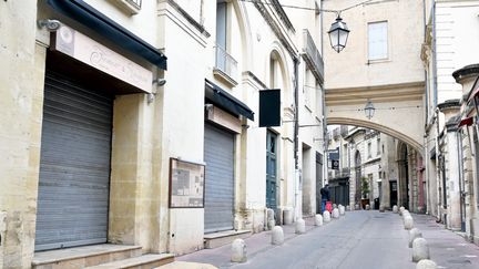 Des commerces fermés à Montpellier pendant le premier confinement,&nbsp;le 16 mars 2020. (RICHARD DE HULLESSEN / MAXPPP)