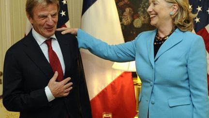 Le ministre des Affaires étrangères, Bernard Kouchner, avec son homologue américaine, Hillary Clinton, à l'ONU (27-9-10) (AFP PHOTO/Emmanuel Dunand)