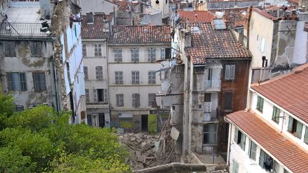 Vue sur les deux bâtiments qui se sont effondrés à Marseille (Bouches-du-Rhône), le 5 novembre 2018. (EMIN AKYEL / AFP)