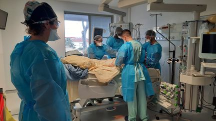 Le service réanimation&nbsp;de l'hôpital de Perpignan (Pyrénées-Orientales). (SUZANNE SHOJAEI /RADIO FRANCE)