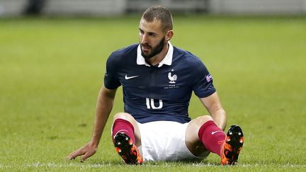 L'attaquant de l'équipe de France Karim Benzema, lors du match France-Arménie, le 8 octobre 2015 à l'Allianz-Riviera de Nice. (JEAN CATUFFE / GETTY IMAGES EUROPE)