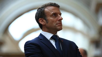 Emmanuel Macron au musée du Louvre, à Paris, le 7 juin 2023. (AURELIEN MORISSARD / POOL / AFP)