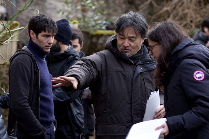 Kiyoshi Kurosawa et Tahar Rahim sur le tournage du "Secret de la chambre noire"
 (Version Originale / Condor)