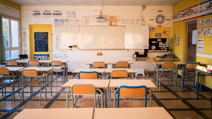 Une salle de classe dans une école primaire d'Aubagne (Bouches-du-Rhône), le 13 octobre 2022. (STEPHANE FERRER / HANS LUCAS / AFP)