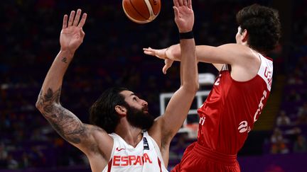 L'Espagnol Ricky Rubio en défense (OZAN KOSE / AFP)