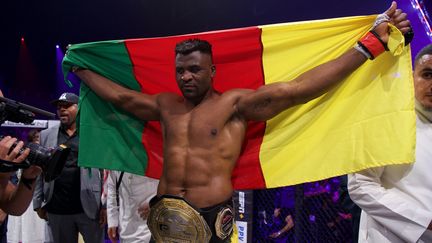 Le franco-camerounais Francis Ngannou a battu le Brésilien Renan Ferreira lors d'un combat organisé par la Professional fighters league (PFL) à Riyadh, Arabie Saoudite, le 19 octobre 2024. (MOHAMMED SAAD / AFP)