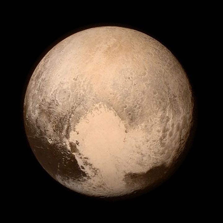 Image de Pluton envoyée par la sonde New Horizons, le 11 juillet 2015. (NASA / AFP)