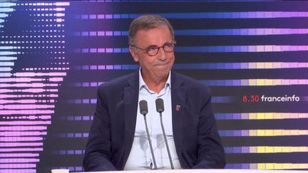 Pierre Hurmic, le maire EELV de Bordeaux, était l'invité du "8h30&nbsp;franceinfo", vendredi 19&nbsp;août 2022. (FRANCEINFO / RADIOFRANCE)