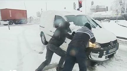 Neige : les routes glissantes ont mis les automobilistes en difficulté