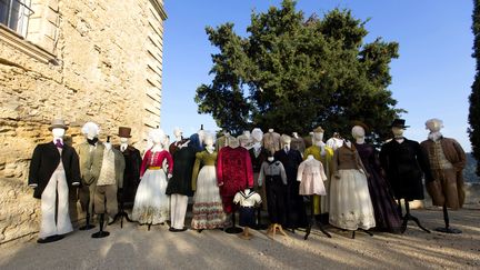 Exposition "Habits, Modes et vestiaire masculin des XVIIIe et XIXe siècles" jusqu'au 3 juin 2014. Villa Rosemaine. 436 Route de Plaisance. 83200 Toulon. Ouverture les mardis à 14h avec visite guidée jusqu’à 15h30 ou sur RDV pour les groupes.
 (Gilles Martin-Raget)