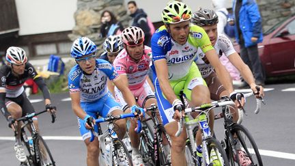 Ivan Basso et les autres coureurs rouleront sur les routes irlandaises avant de rejoindre l'Italie (LUK BENIES / AFP)