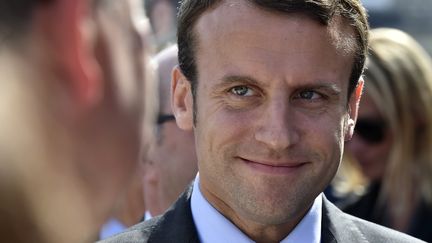 Emmanuel Macron lance son opération porte-à-porte