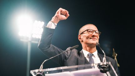 Le maire de Saint-Ouen Karim Bouamrane lors du lancement de son mouvement, le 3 octobre 2024 au stade Bauer. (BASTIEN ANDRE / HANS LUCAS VIA AFP)