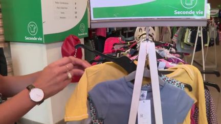 Consommation : les vêtements d’occasion s’arrachent (Capture d'écran France 2)