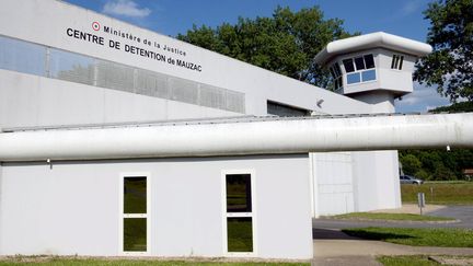 Le centre de détention de Mauzac (Dordogne), en mai 2018. Photo d'illustration. (MARC OLLIVIER / MAXPPP)