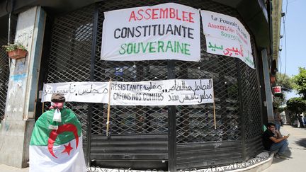 La crise politique continue en Algérie. Ici, des revendications lors d'une journée de manifestations le 14 juin 2019. (BILLAL BENSALEM / NURPHOTO)