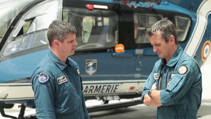 Au milieu de la semaine prochaine, la chaleur devrait de nouveau frapper la France.&nbsp;C’est un facteur gênant pour les sauveteurs en hélicoptère dans les montagnes, car la chaleur pèse sur ces engins. (FRANCE 2)