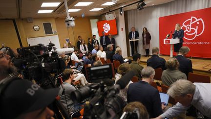 La Première ministre suédoise Magdalena Andersson lors d'une conférence de presse à Stockholm, le 15 mai 2022. (FREDRIK PERSSON / TT NEWS AGENCY VIA AFP)