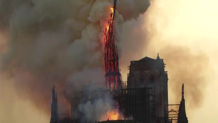 La photo de la cathédrale Notre-Dame en flammes (France 3)