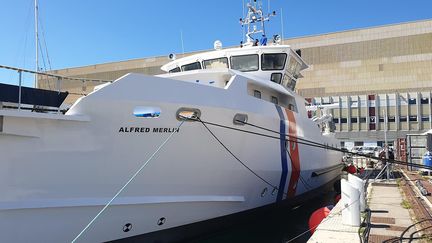 Le navire de recherche sous-marine Alfred Merlin, exploité par la DRASSM, Département des recherches archéologiques subaquatiques et sous-marines. Navire utilisé pour la mission d'exploration&nbsp;du banc de Skerki piloté par l'UNESCO (19/08/2022 à Marseille, Bouches-du-Rhône). (Olivier Emond / Radio France)