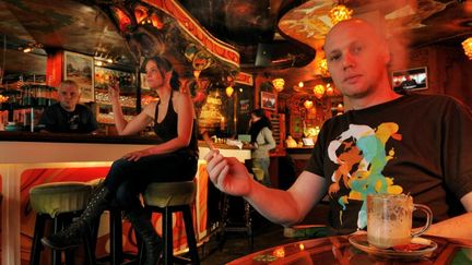 Le manager d'un coffee shop &agrave; Amsterdam (Pays-Bas), le 6 juillet 2008. (RABOUAN JEAN-BAPTISTE / HEMIS.FR)