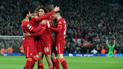 La joie des joueurs de Liverpool face à Villarreal en Ligue des champions le 27 avril 2022. (LLUIS GENE / AFP)