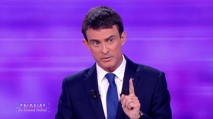 Manuel Valls lors du débat de l'entre-deux-tours de la primaire de la gauche, le 25 janvier 2017 sur France 2. (FRANCE 2)