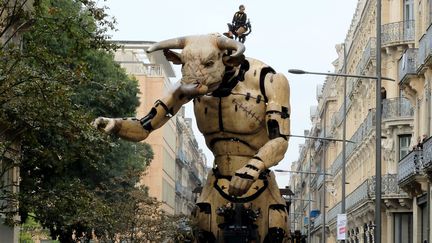 Le Minotaure de La Machine fait ses premiers pas à Toulouse.
 (PHOTOPQR/LA DEPECHE DU MIDI/MAXPPP)