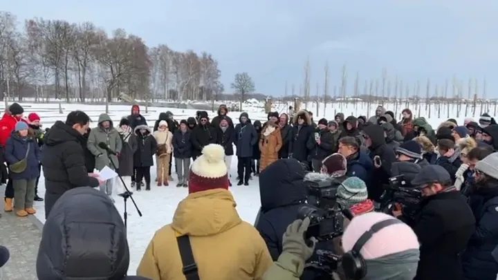 La trentaine de sportifs présents ont assisté à une cérémonie en hommage aux victimes juives des campS; (JEROME VAL / FRANCEINFO)