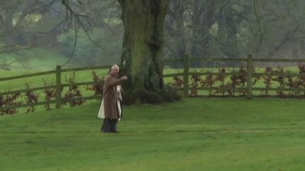 Buckingham Palace a annoncé que le roi Charles III souffrait d’un cancer. Dégagé de ses obligations, il a commencé son traitement. Dimanche 11 février, le souverain a tenu à remercier les personnes qui lui ont adressé un message de soutien.