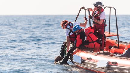 Une opération de sauvetage en Méditerranée en janvier 2018 (LAURIN SCHMID / SOS MEDITERRANEE)